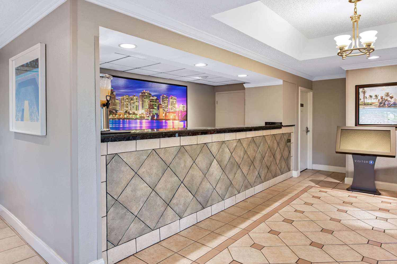 La Quinta Inn by Wyndham West Palm Beach - Florida Turnpike 9/36