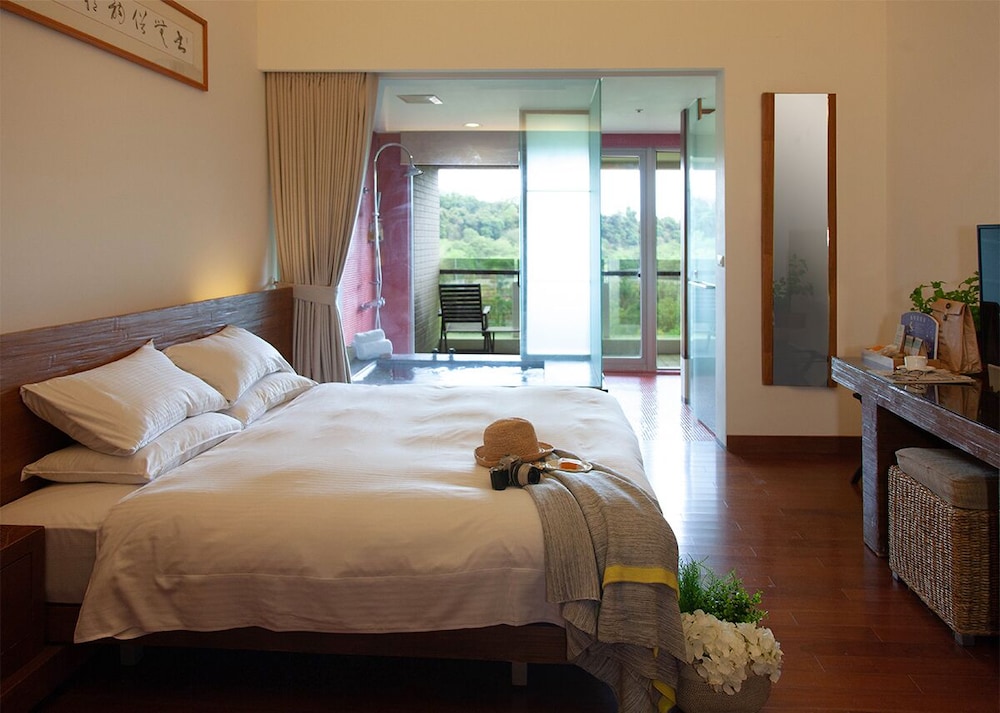 Luminous Hot Spring Resort 11/46