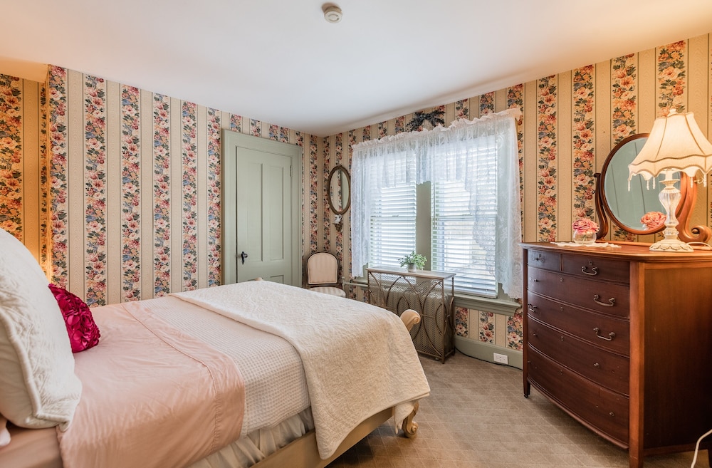 Westbrook Inn Bed and Breakfast 30/74