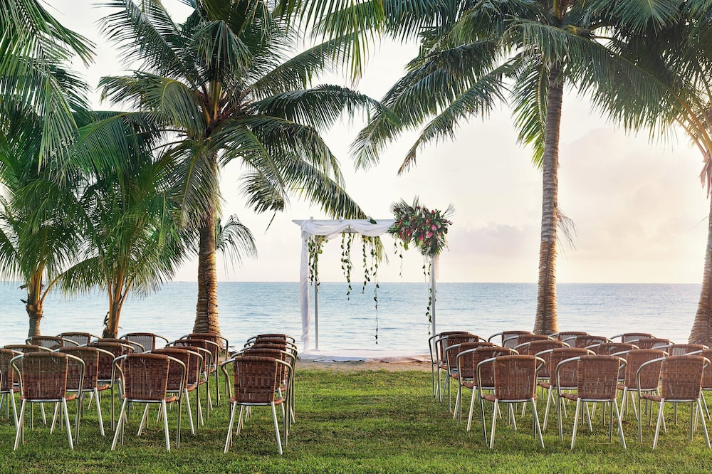 Samoa Beach Resort 65/70