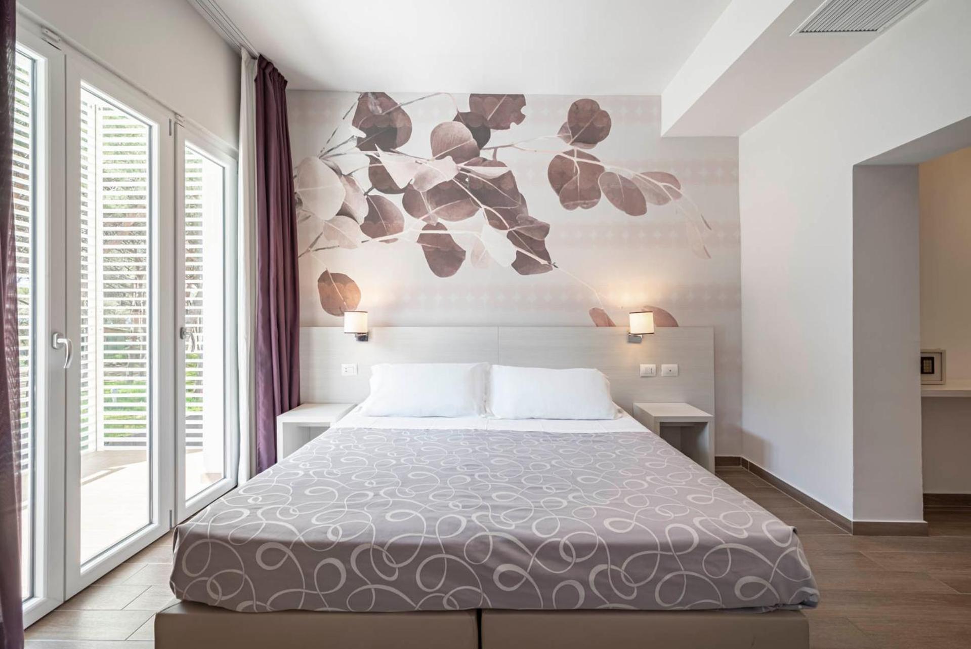 Superior, Double Bed, Pinewood View, Terrace