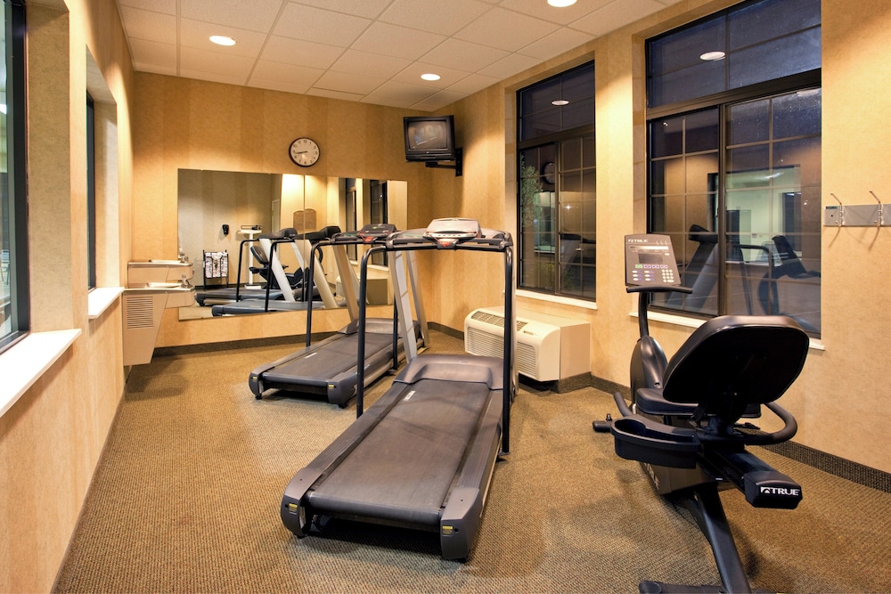 Holiday Inn Express Hocking Hills Logan 46/72