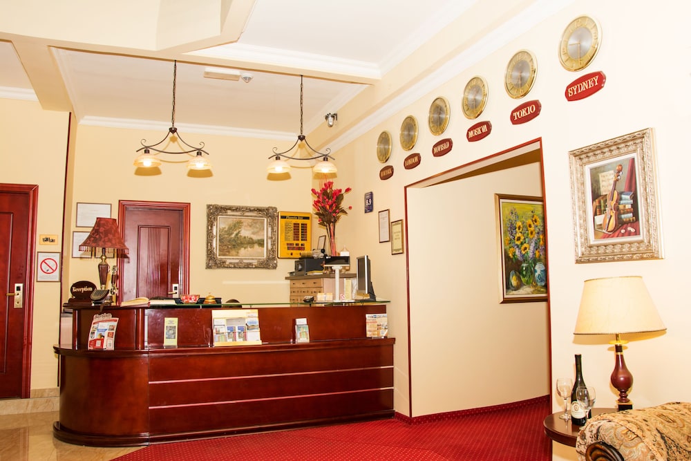 Planeta Inn Hotel 9/50