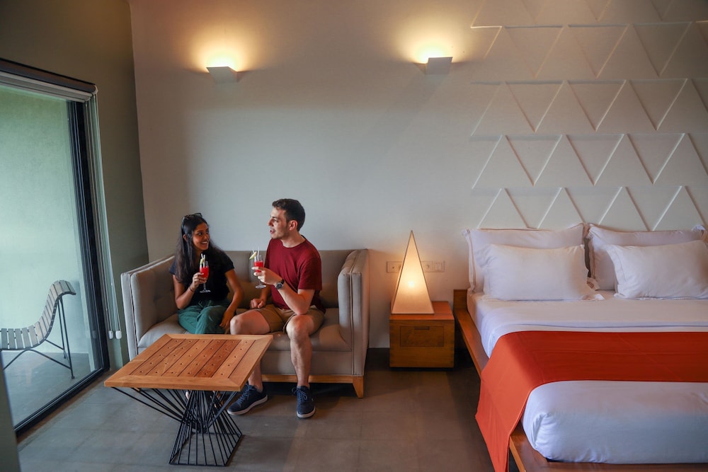 Deluxe, Triple, 1 Double and 1 Single Bed, Lake View