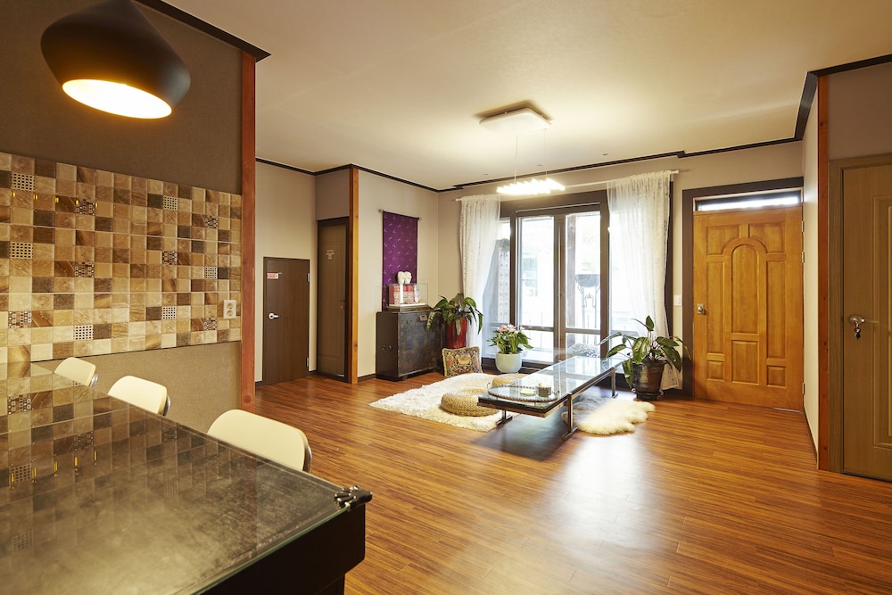 Jiwoljang Guest House 28/50