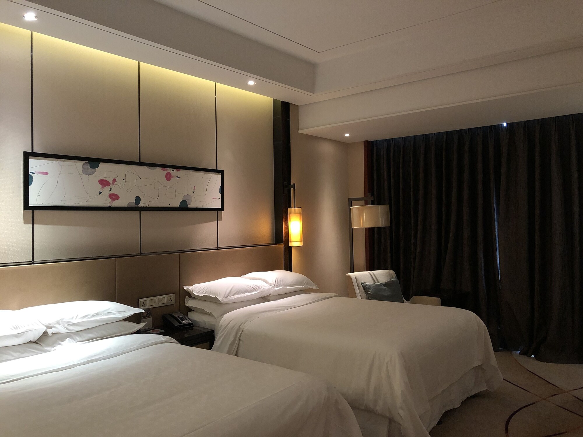 Premier, Twin Beds