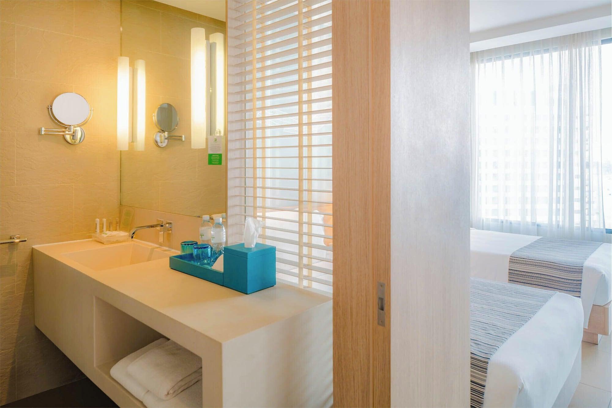 Tower, Executive, King Bed, Club Lounge Access