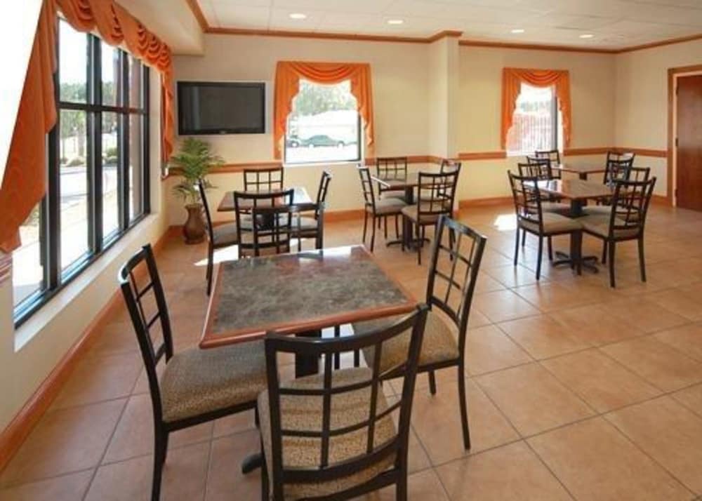 Comfort Inn & Suites Chipley I-10 25/34