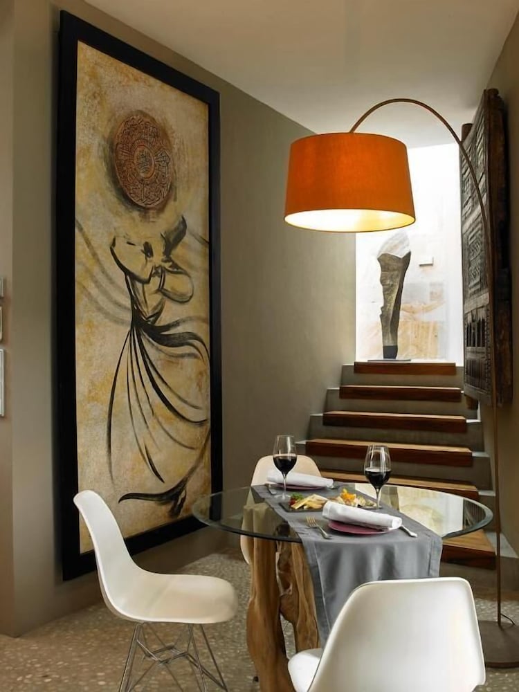 The Giri Residence Hotel & Spa 16/39