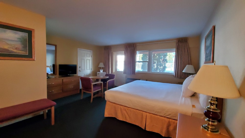 Days Inn by Wyndham Penticton Conference Centre 7/40