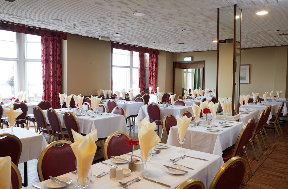 The Palm Court Hotel 43/50