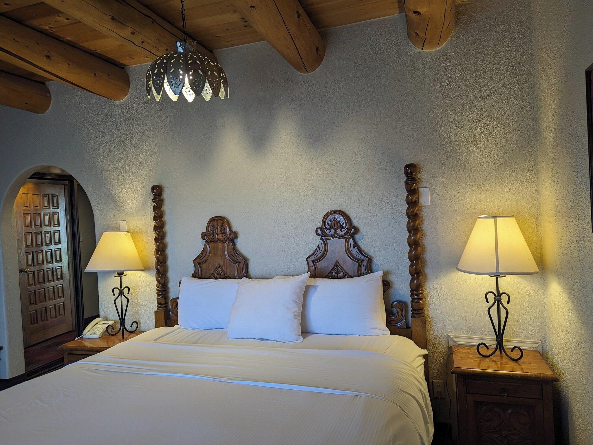 Executive, Suite, Sagebrush Inn Suites 3/5