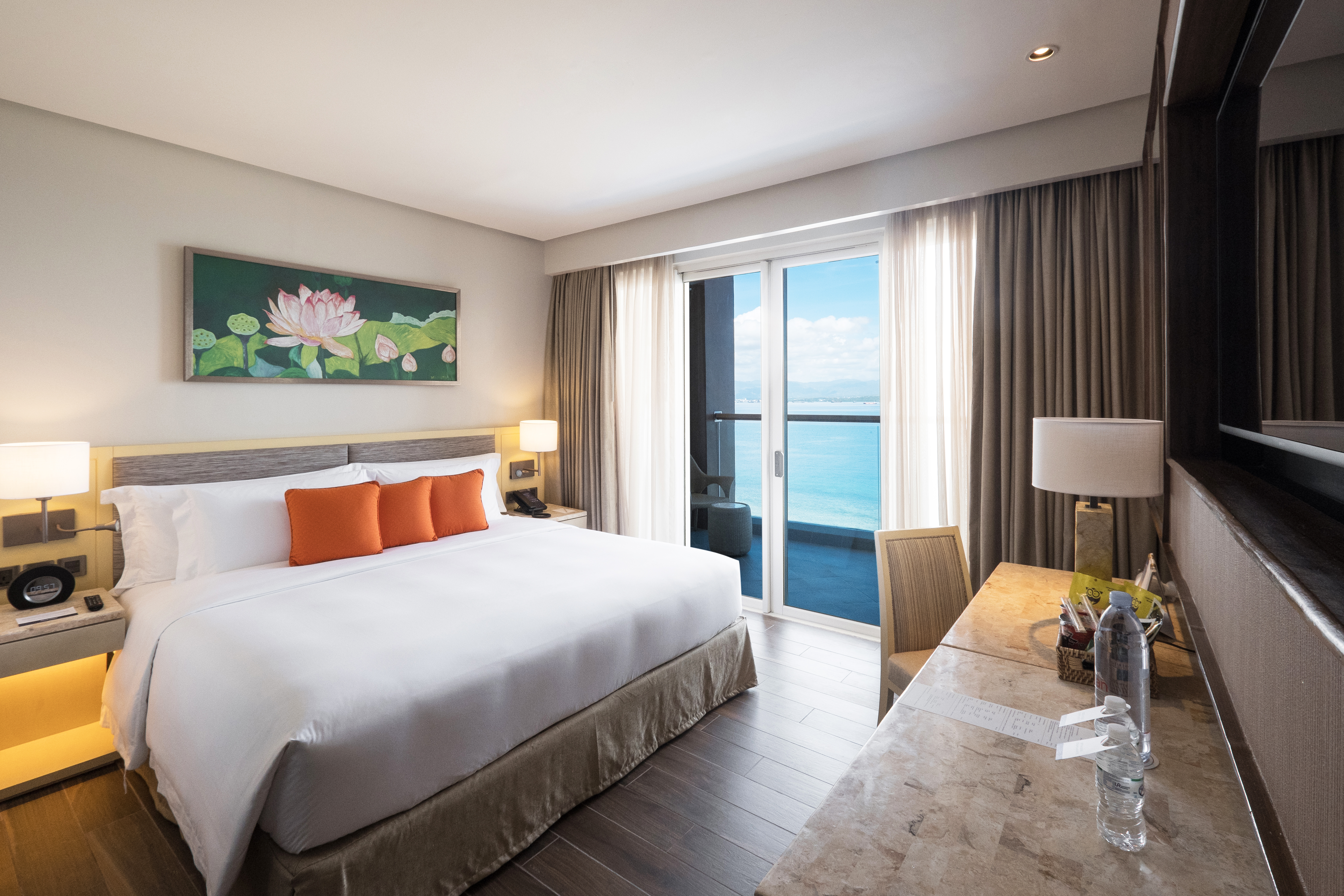 1 Bedroom, Governor, Suite, King Bed