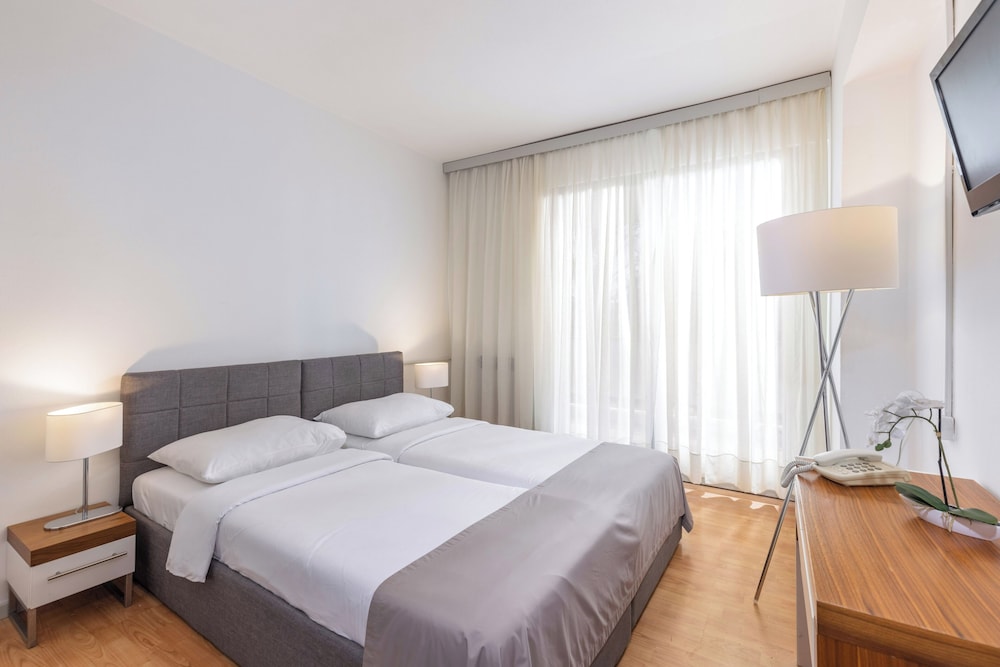 Hotel Zagreb 5/16