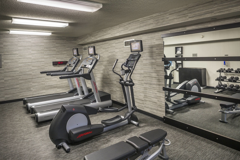 Courtyard by Marriott Norfolk Downtown 21/44
