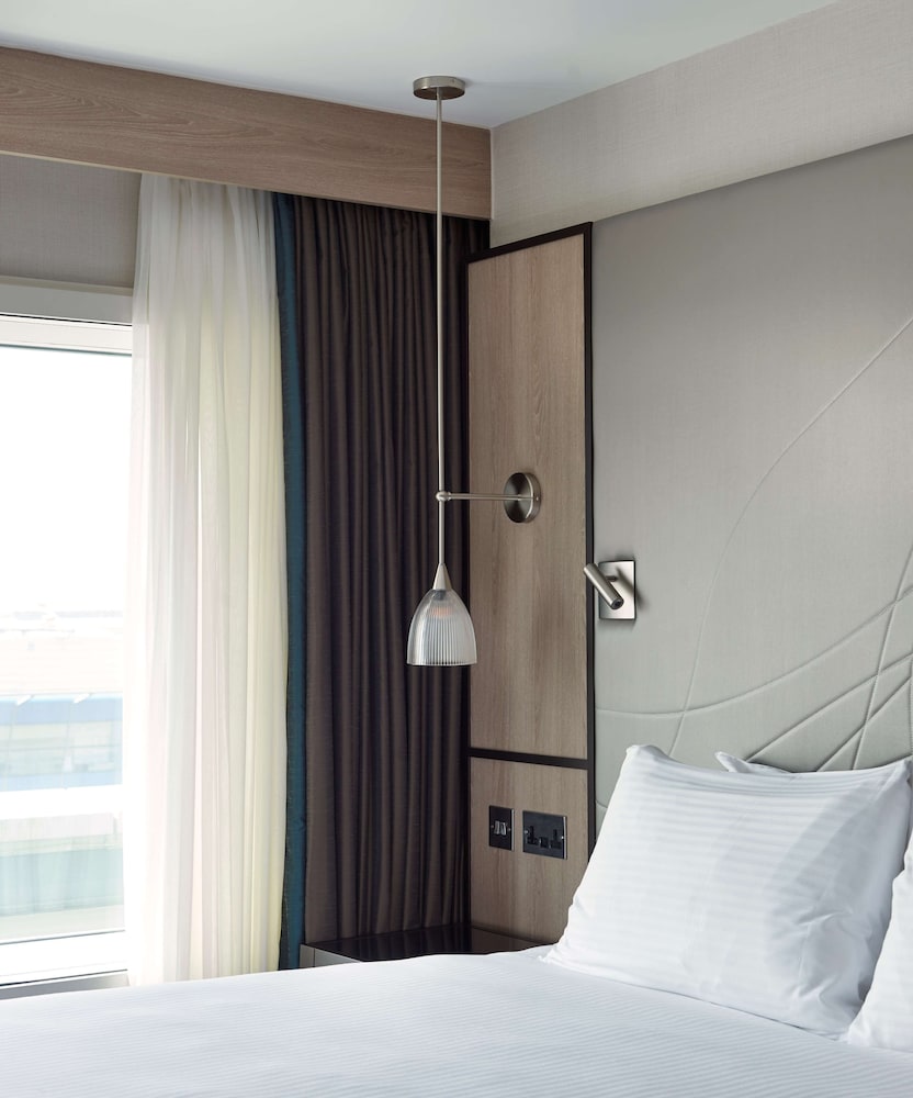 HYATT PLACE LONDON HEATHROW AIRPORT 27/77