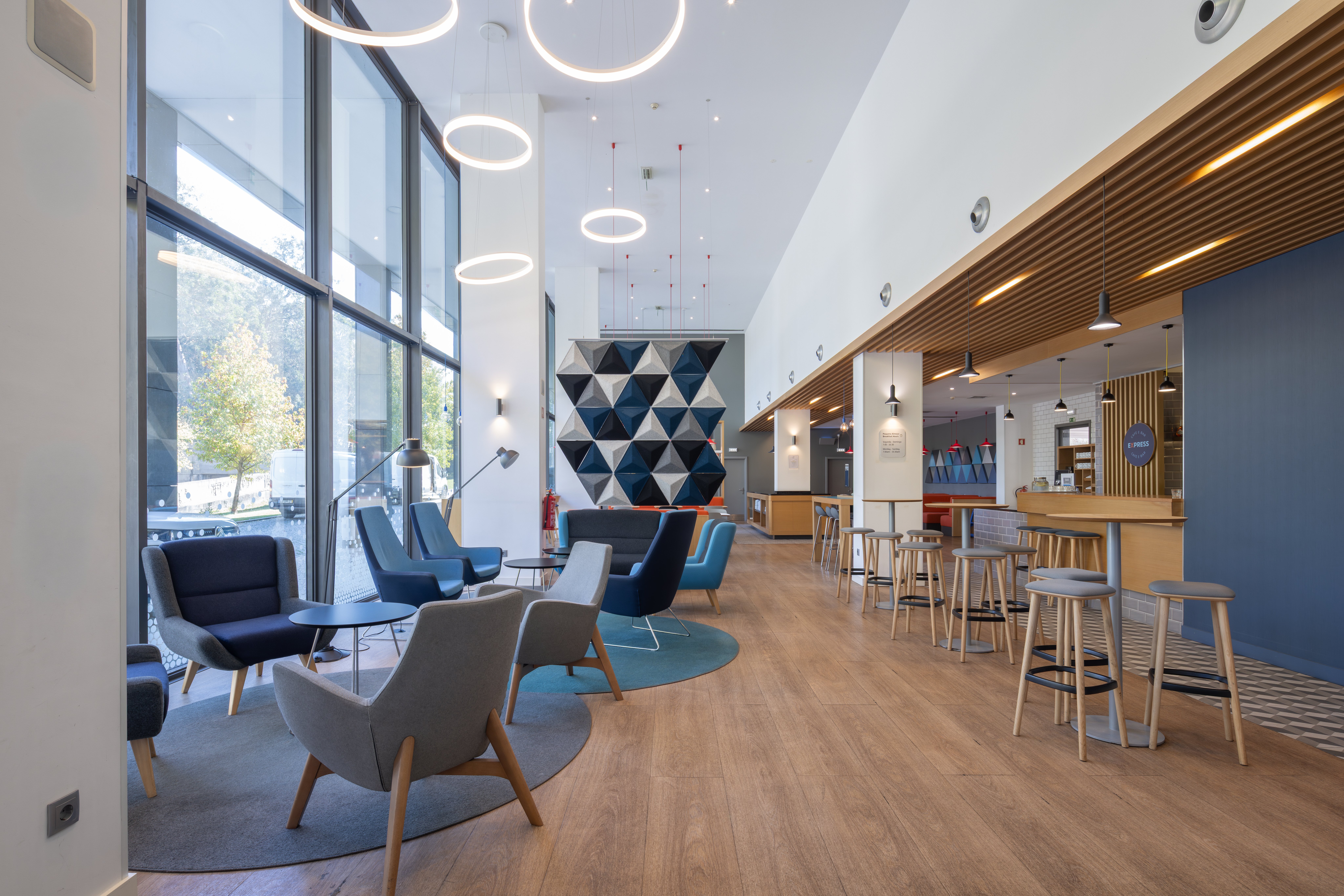 Holiday Inn Express Porto Exponor 44/81