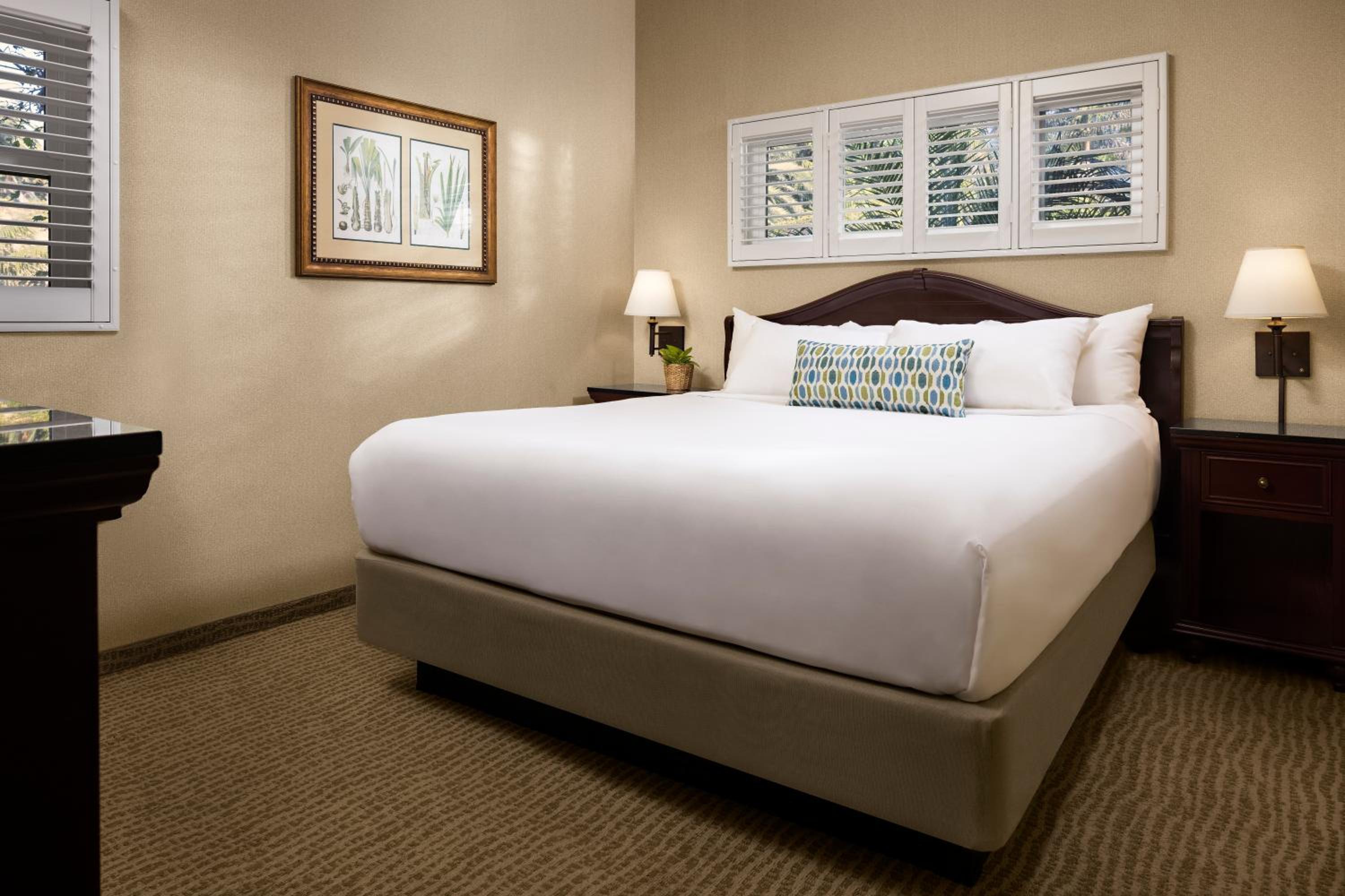Deluxe, Suite, King Bed, Bay Front