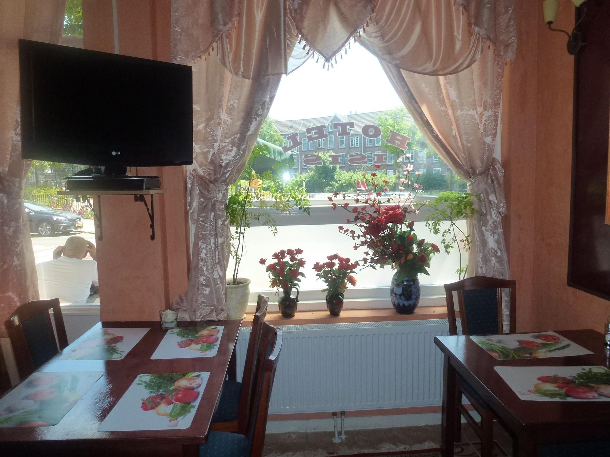 Hotel Isis 35/50