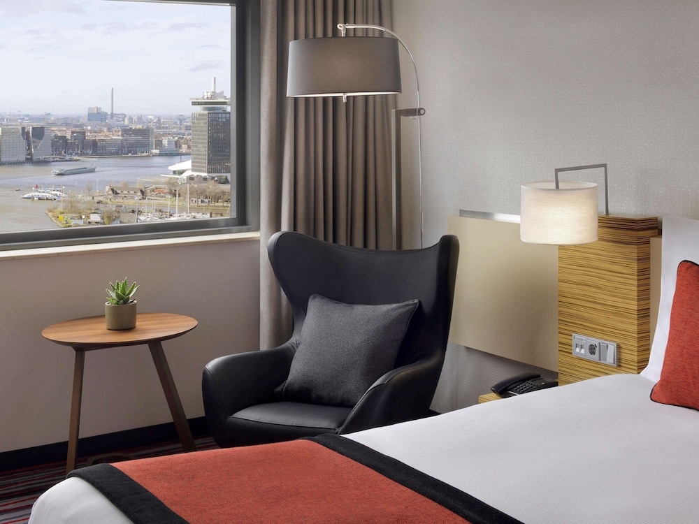Movenpick Amsterdam City Centre 48/75