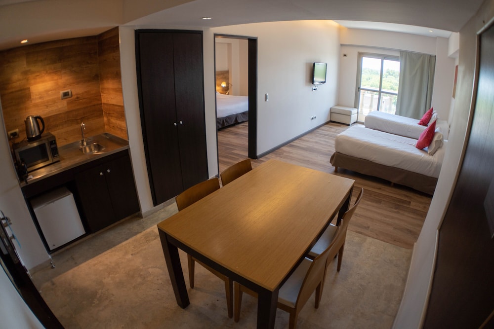 Mod Hotel Mendoza 39/49