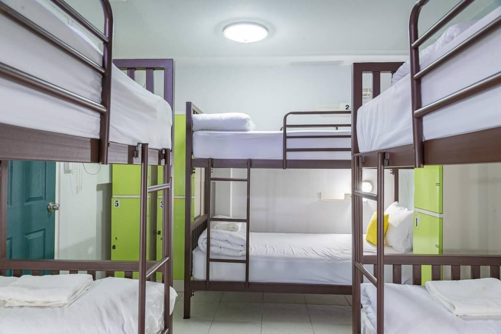 ASOKE MONTRI HOSTEL 28/50