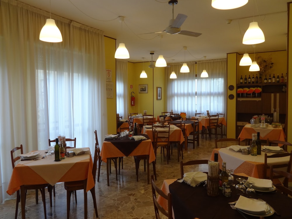 Hotel Saturno 16/30