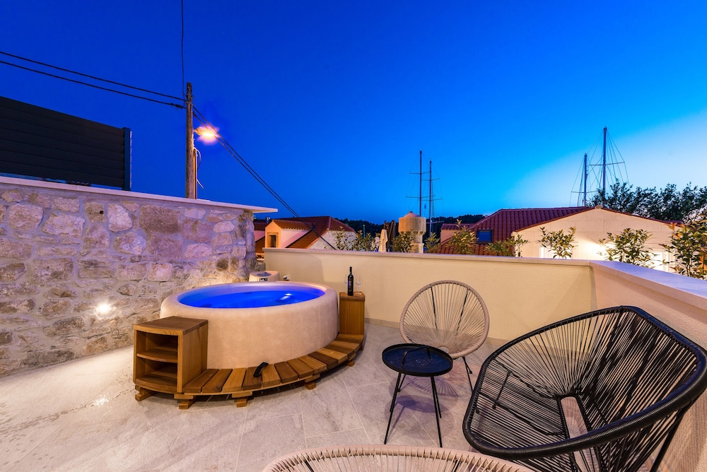 Casa Antika Suites 3/50
