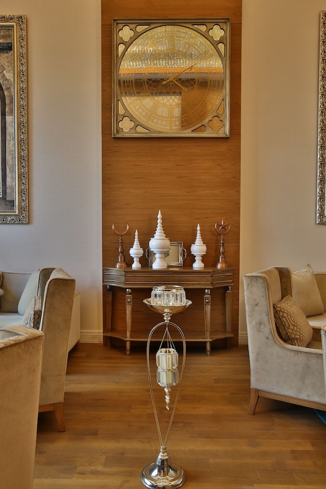 Bof Hotels Ceo Suites 28/73