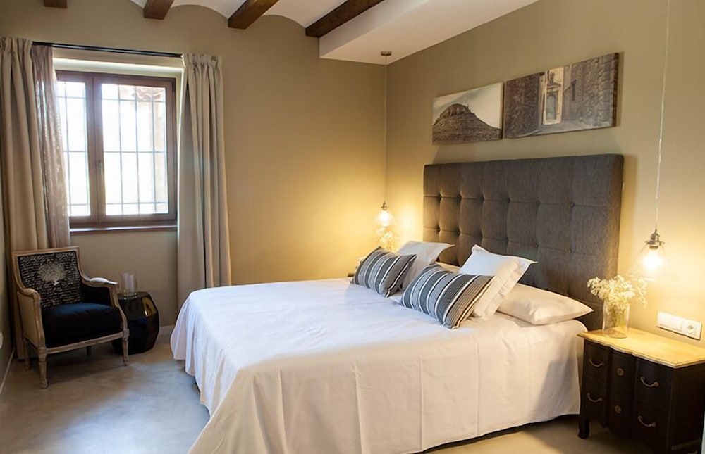 HOTEL CON ENCANTO MAS DE CEBRIAN 7/34
