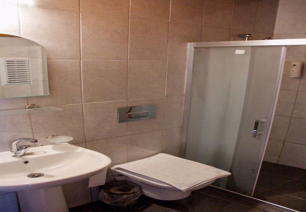 Limon Otel 32/36