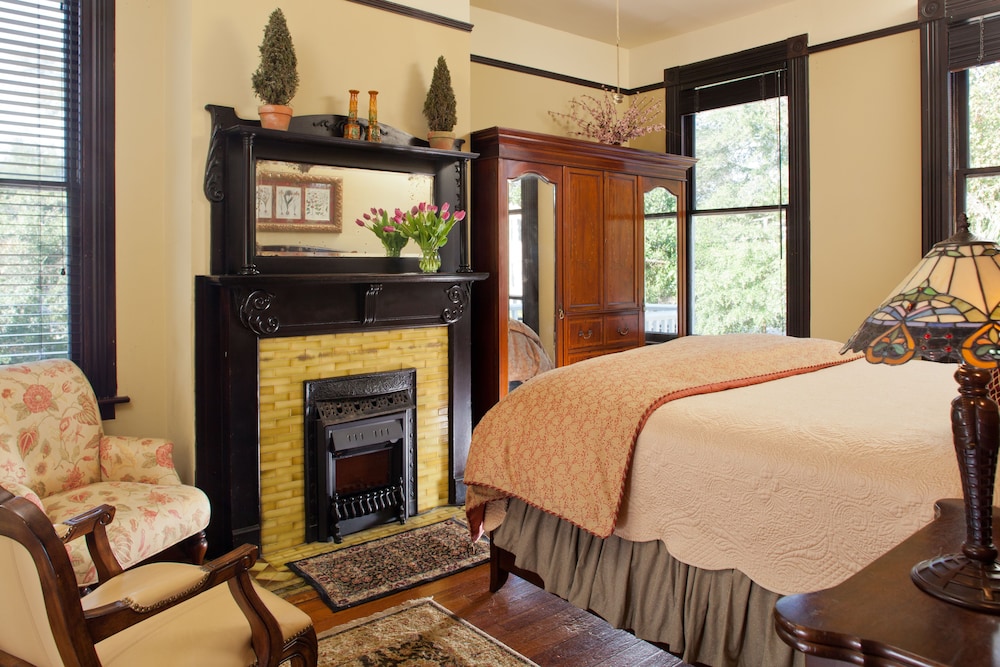 Azalea Inn and Villas 57/71