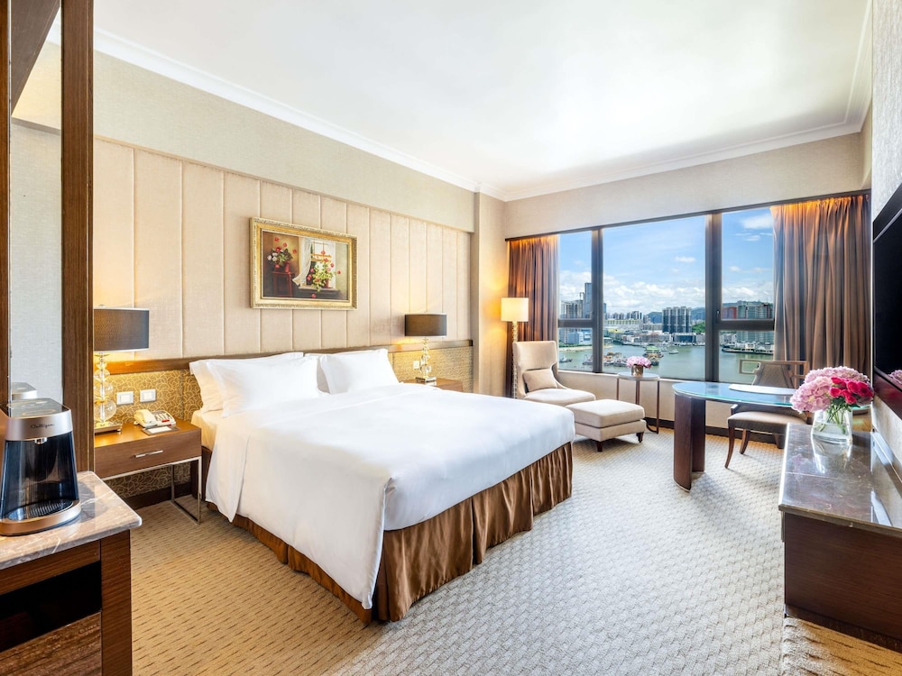 LUXURY, KING BED, RIVER VIEW
