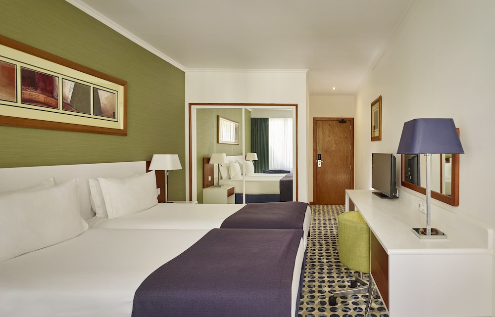 Casa de Sada Algarve Beach Resort, Curio Collection by Hilton 7/27
