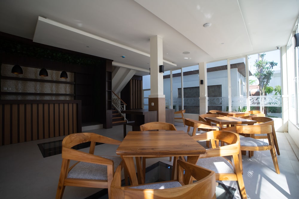 Luminor Hotel Banyuwangi Yos Sudarso 49/70
