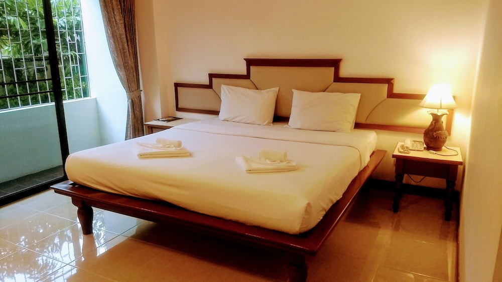 Mei Zhou Phuket Hotel 20/67