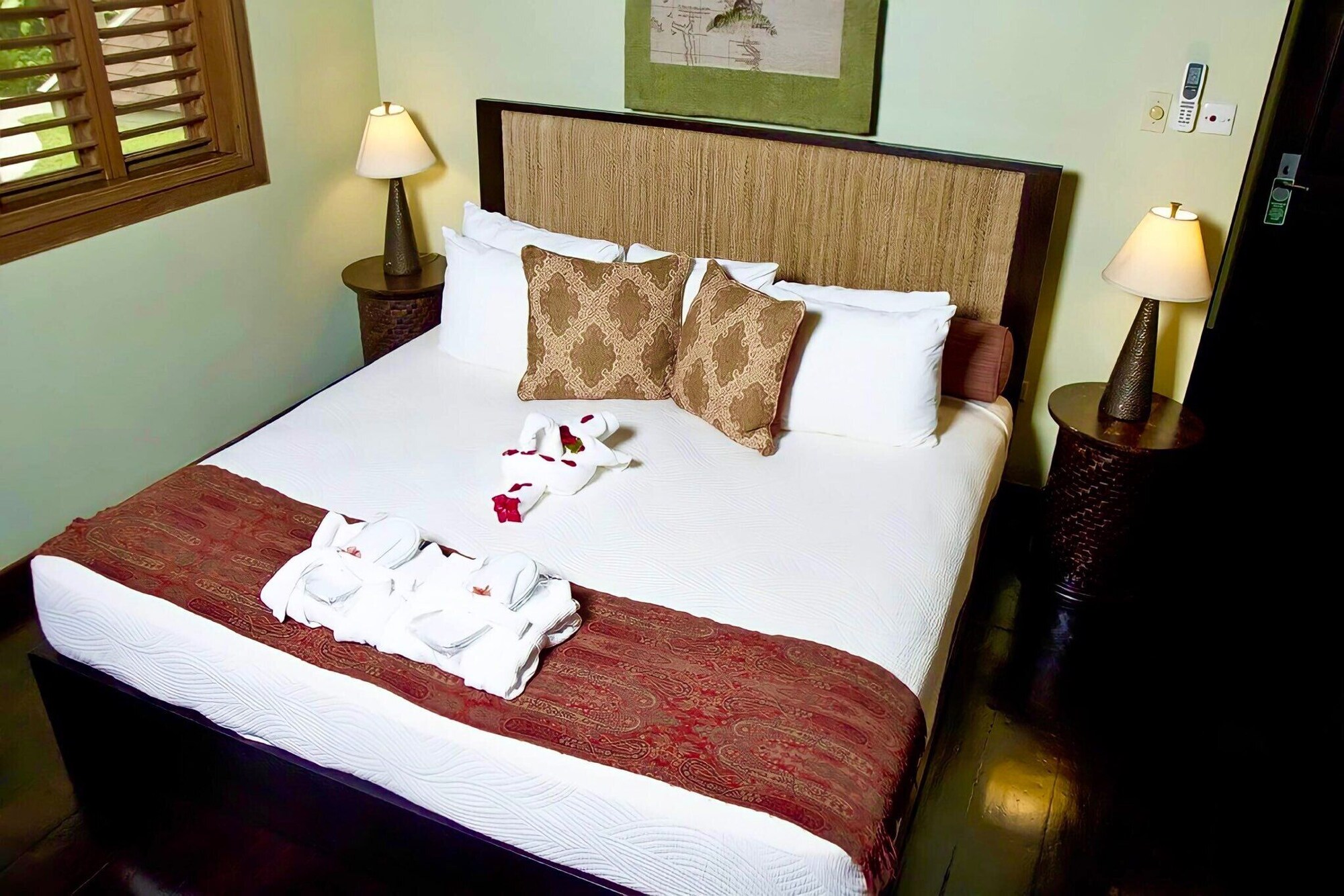 Tree Top, Standard, King Bed
