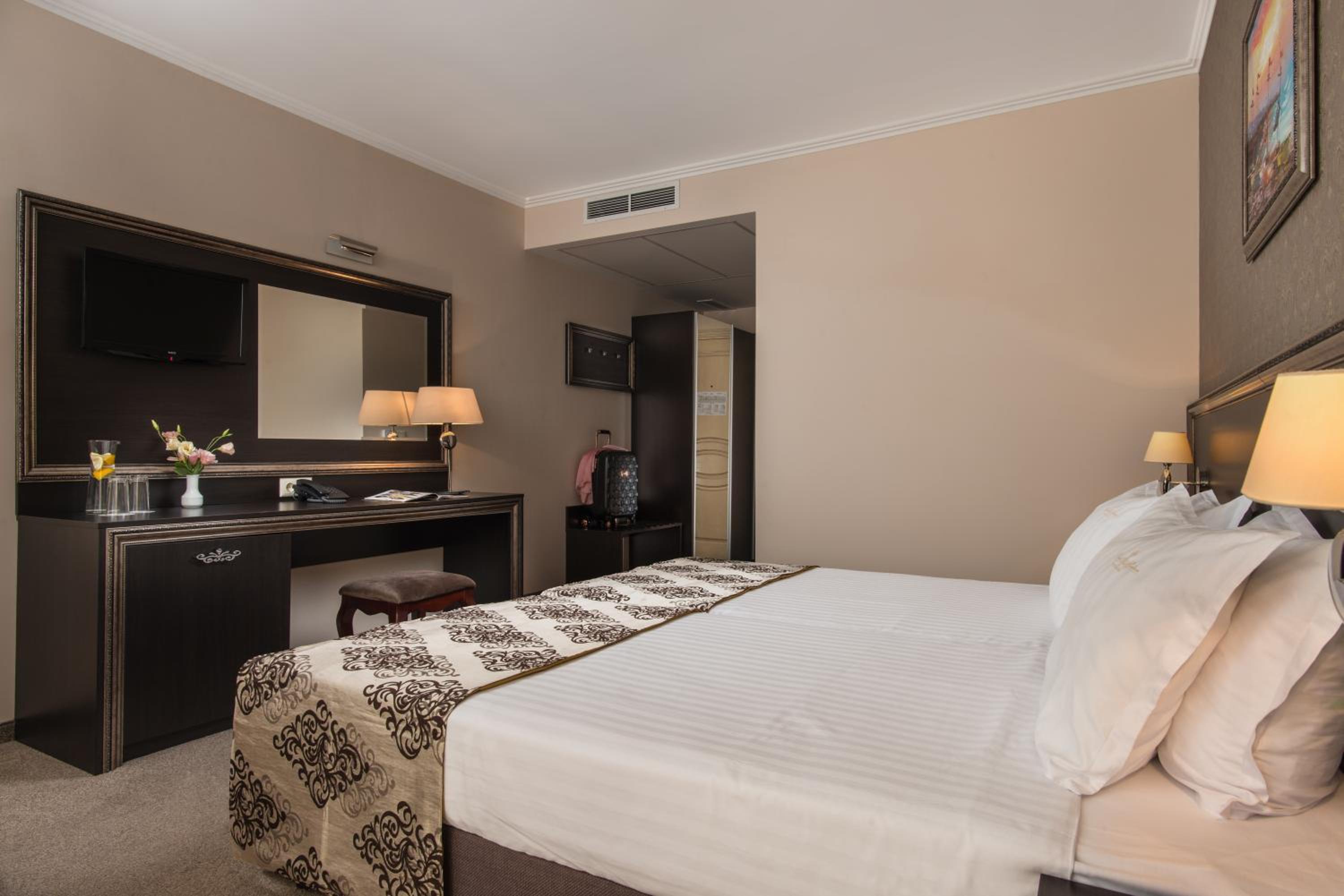 Room, Double Bed, No Balcony، Hotel & Spa Diamant Residence 4/5