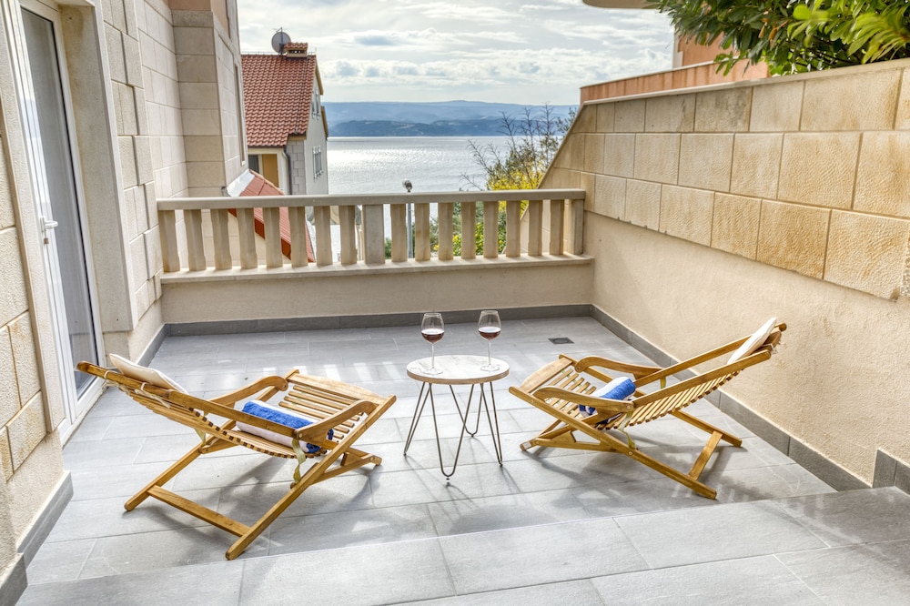 Villa MiraMar 5/50