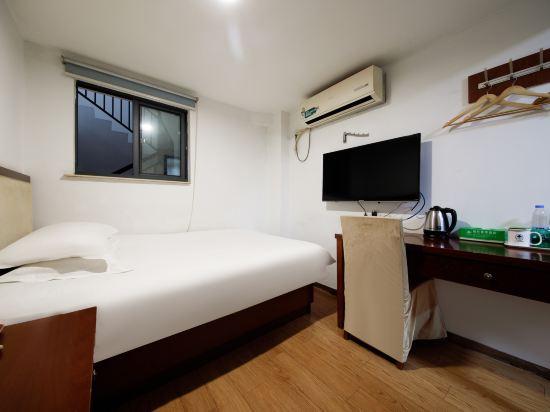 ROOM, SINGLE