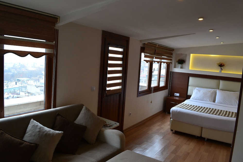 Seven Days Hotel 17/60