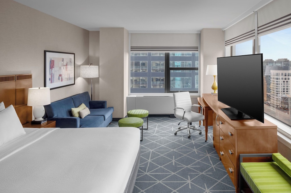 غرفة ديلوكس بسرير كينج مع أريكة، Courtyard New York Manhattan/Midtown East 8/10