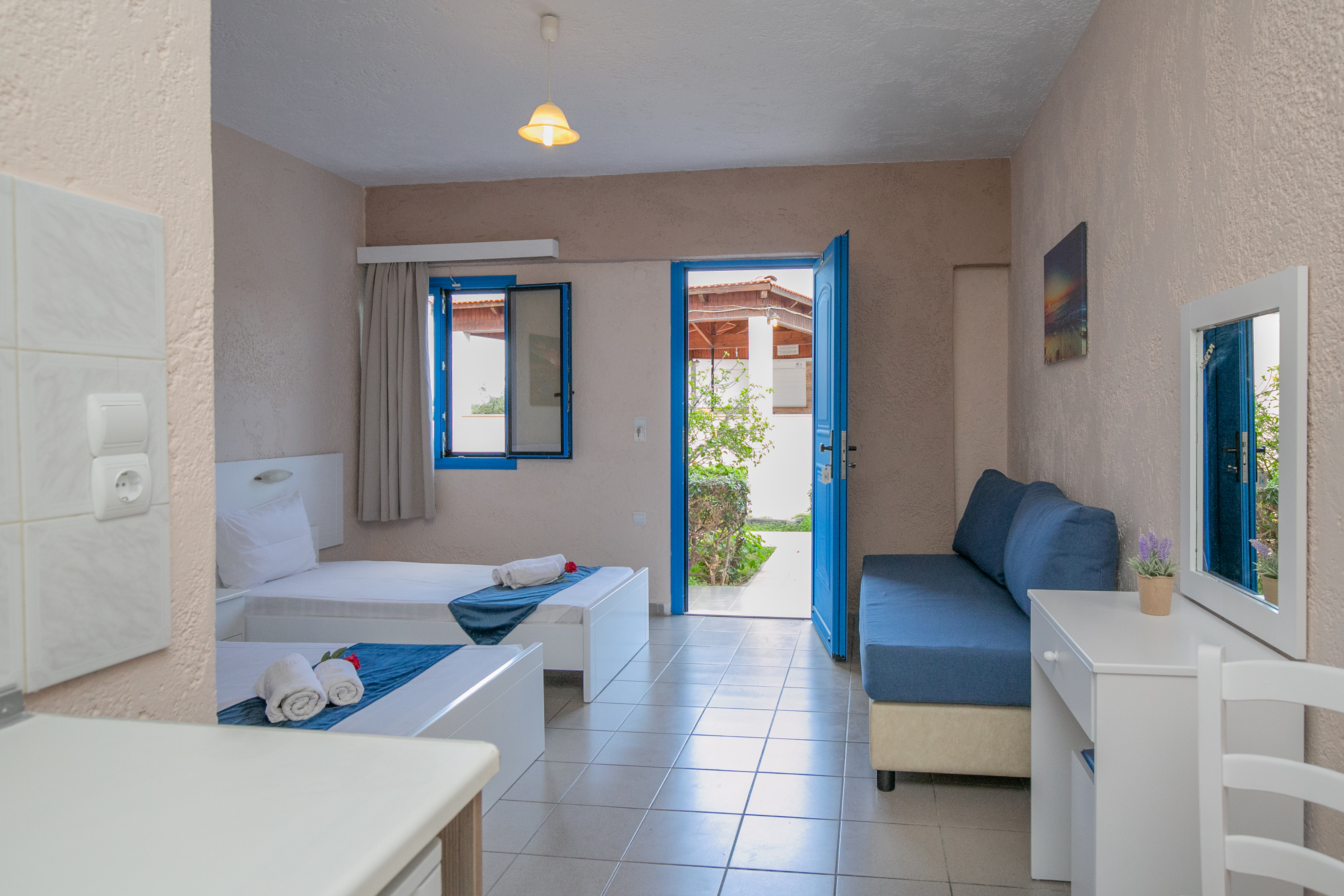 Mareva Apartments 25/25