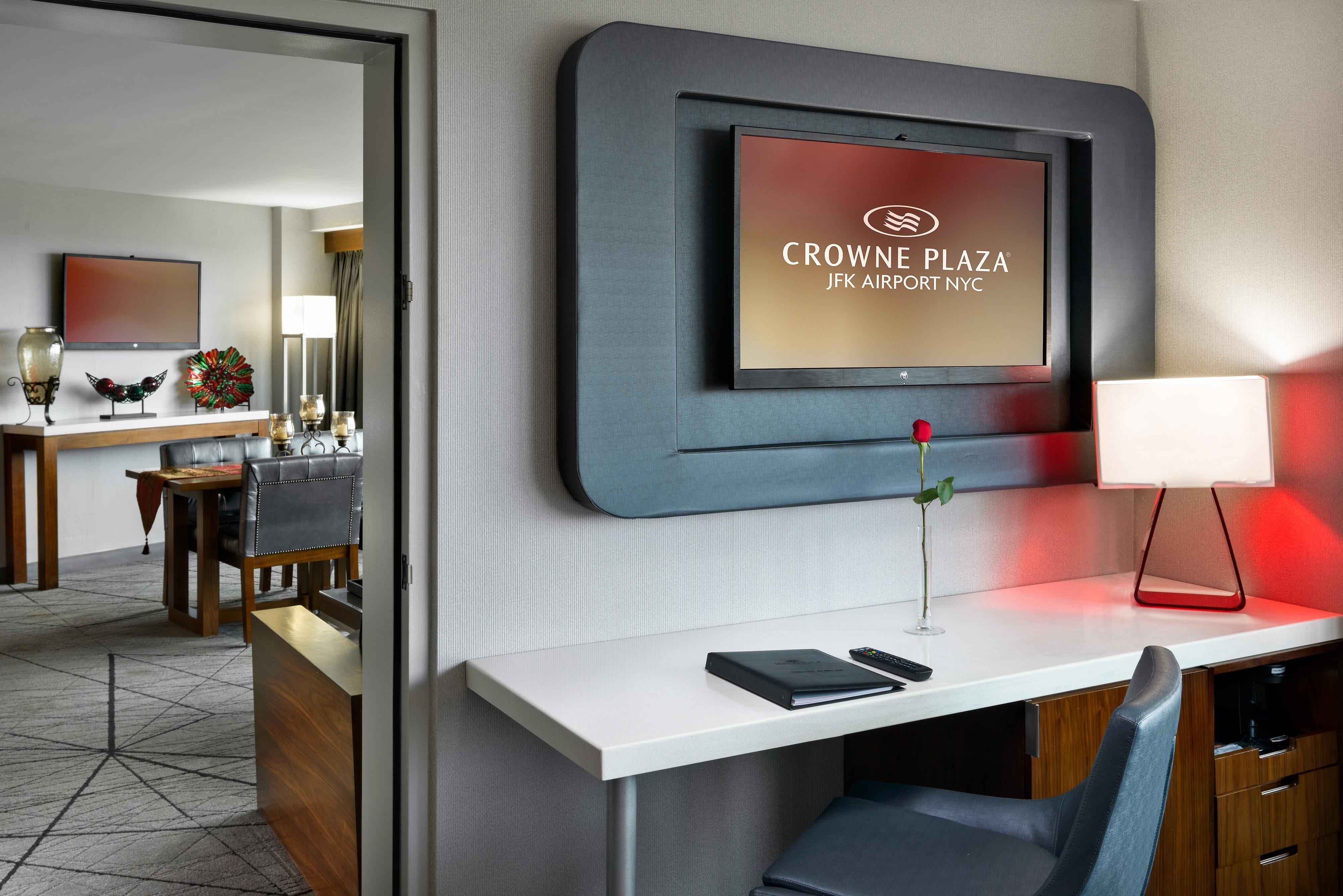 Crowne Plaza JFK Airport Hotel New York City 49/50