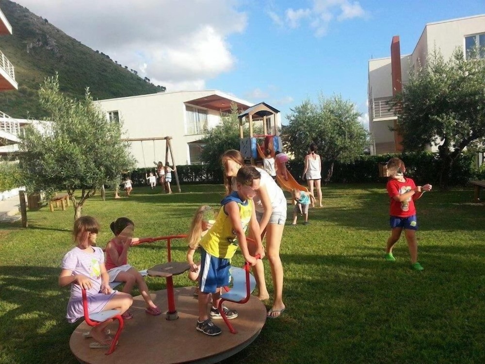 SPORTING CLUB RESORT 31/48