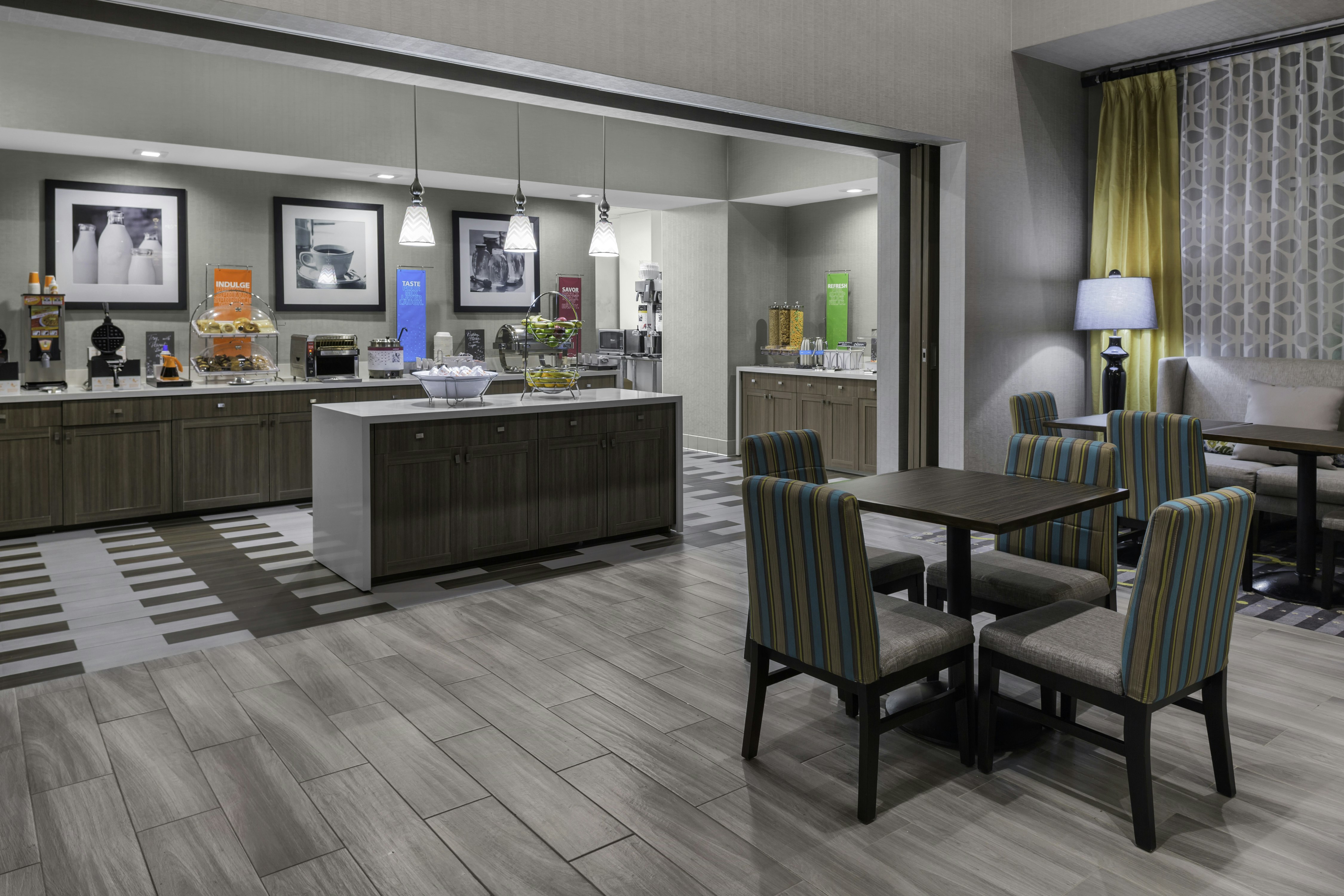 Hampton Inn & Suites Los Angeles/Hollywood 37/52