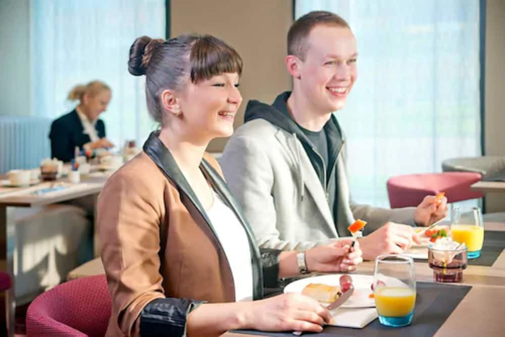 NOVOTEL LODZ CENTRUM 66/77