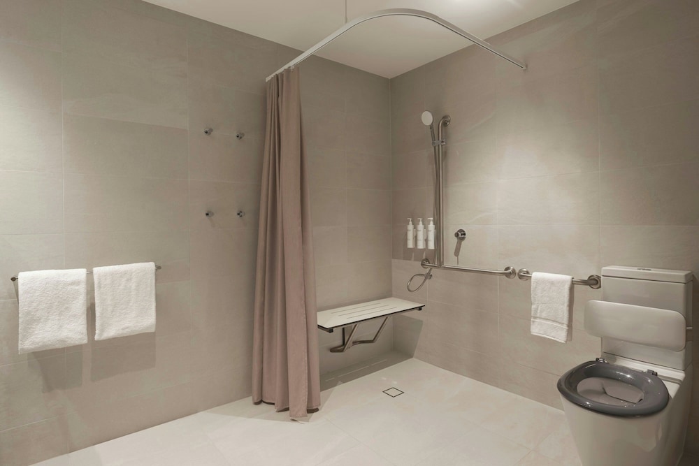 Courtyard By Marriott Perth Murdoch 50/50