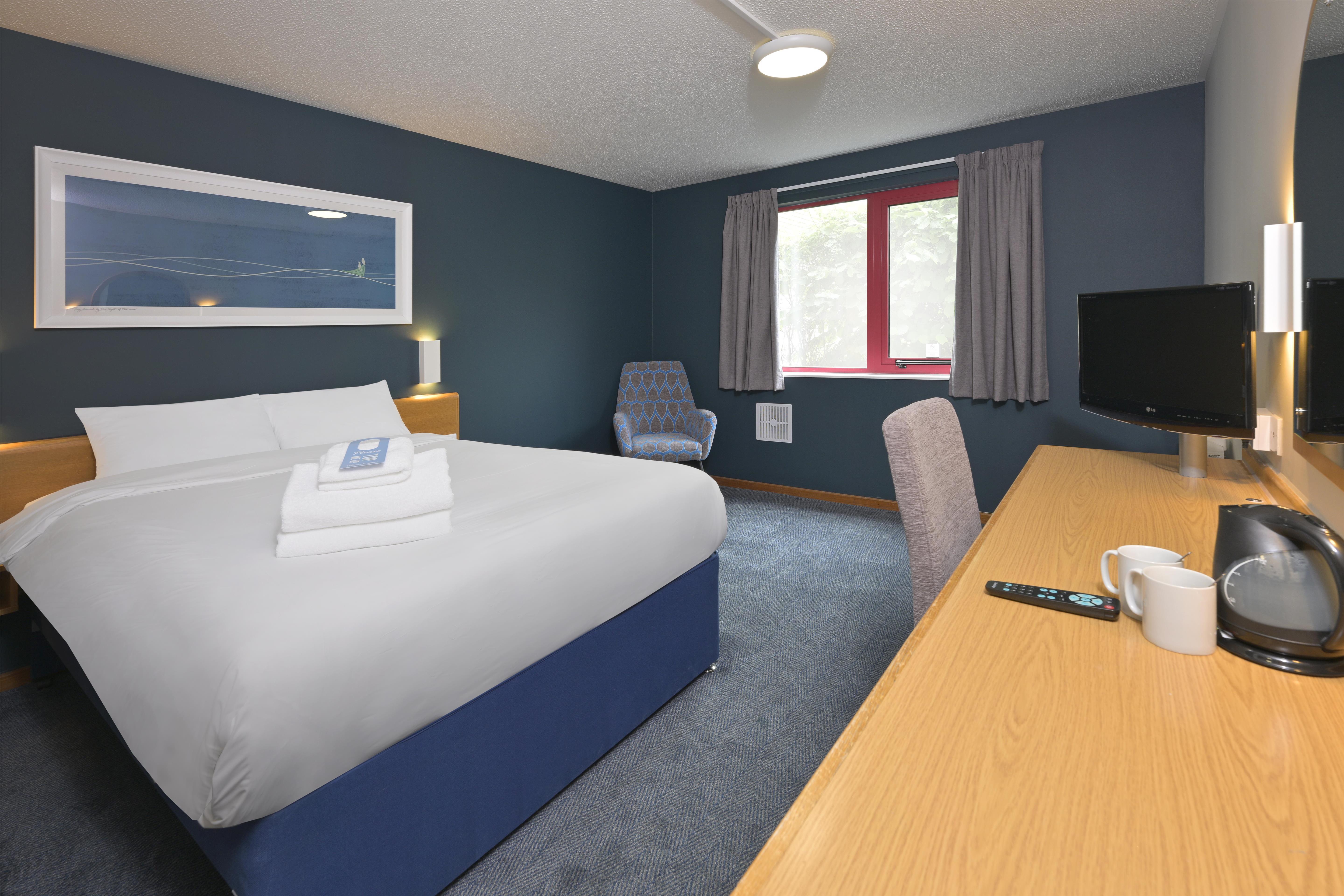 Travelodge Bicester Cherwell Valley M40 17/26