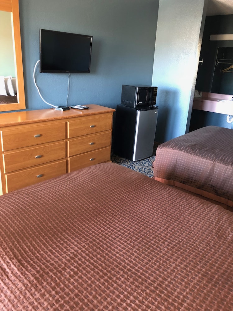 Sumner Motor Inn 33/55